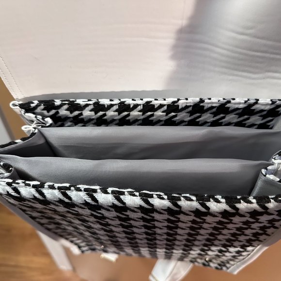 Backpack - Picture 4 of 10